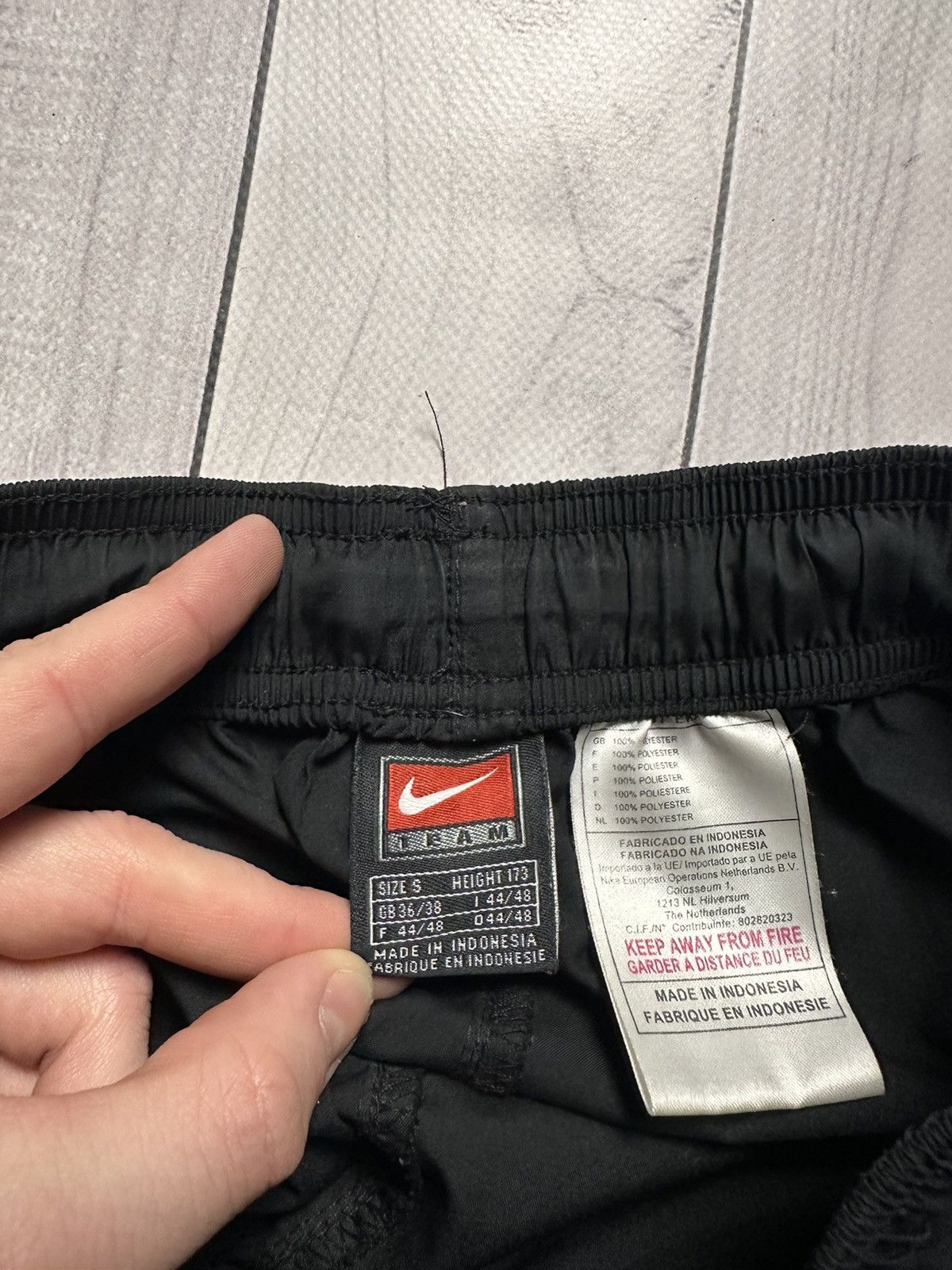Nike × Vintage Vintage Nike shorts size S logo black Size US 30 / EU 46 - 4 Thumbnail