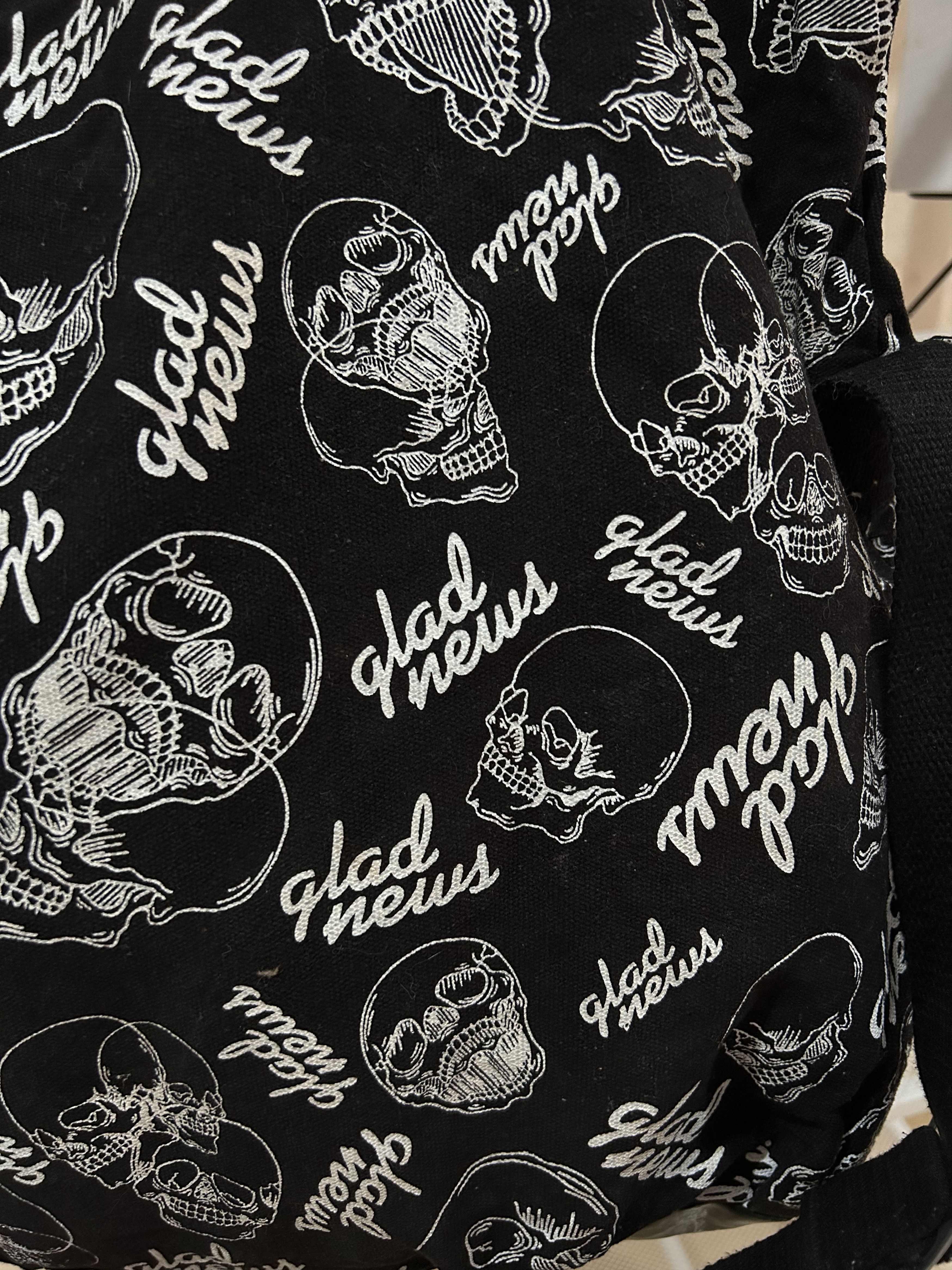 If Six Was Nine Glad News Skull Printed Cross Body Y2K Heisei Gothic Punk Size ONE SIZE - 2 Thumbnail
