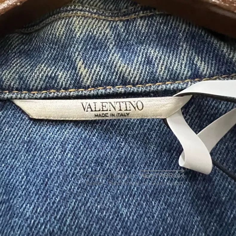 Valentino Valentino A large logo denim jacket on the chest Size US XL / EU 56 / 4 - 2 Thumbnail