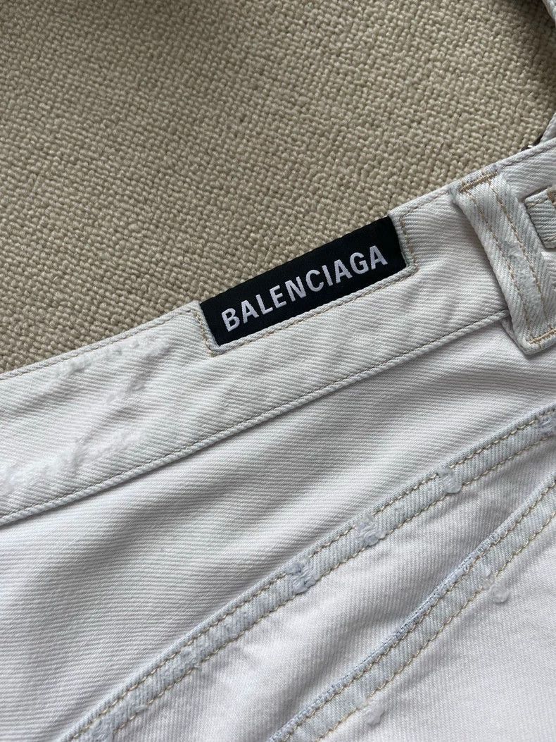 Balenciaga Balenciaga white wideleg cargo denim pants by balenciaga - Size US 36 / EU 52 - 3 Thumbnail