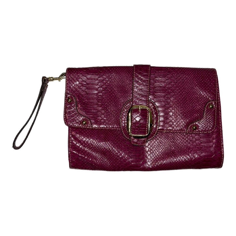 Designer Faux Snakeskin W Gold Buckle Clutch Size ONE SIZE - 1 Thumbnail