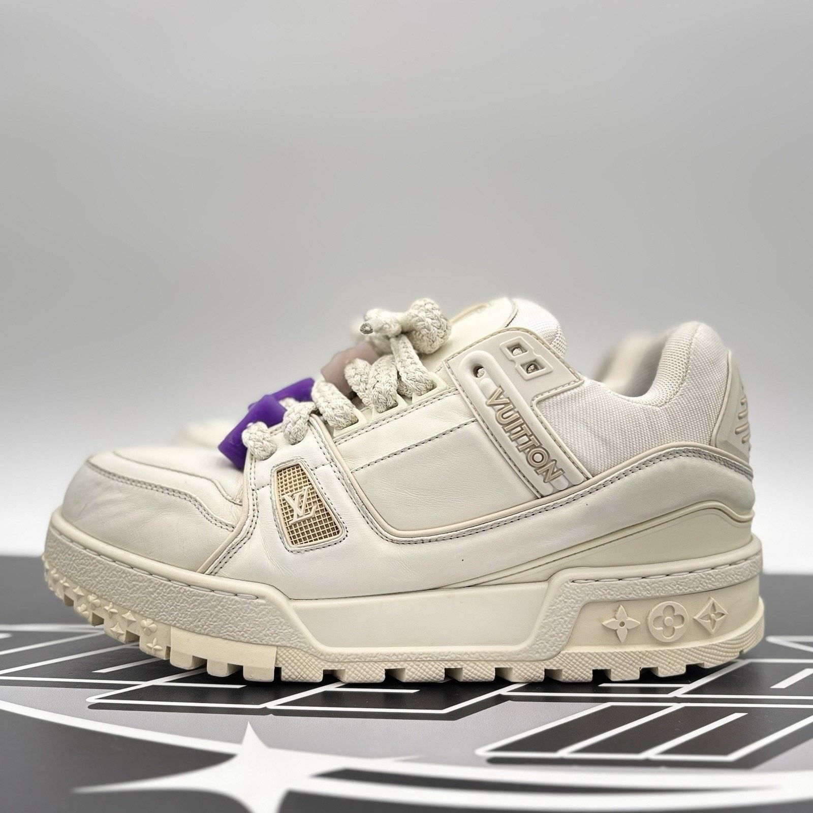 Louis Vuitton (10-10.5 US) Louis Vuitton Maxi Trainer ' White ' Size US 10 / EU 43 - 1 Thumbnail
