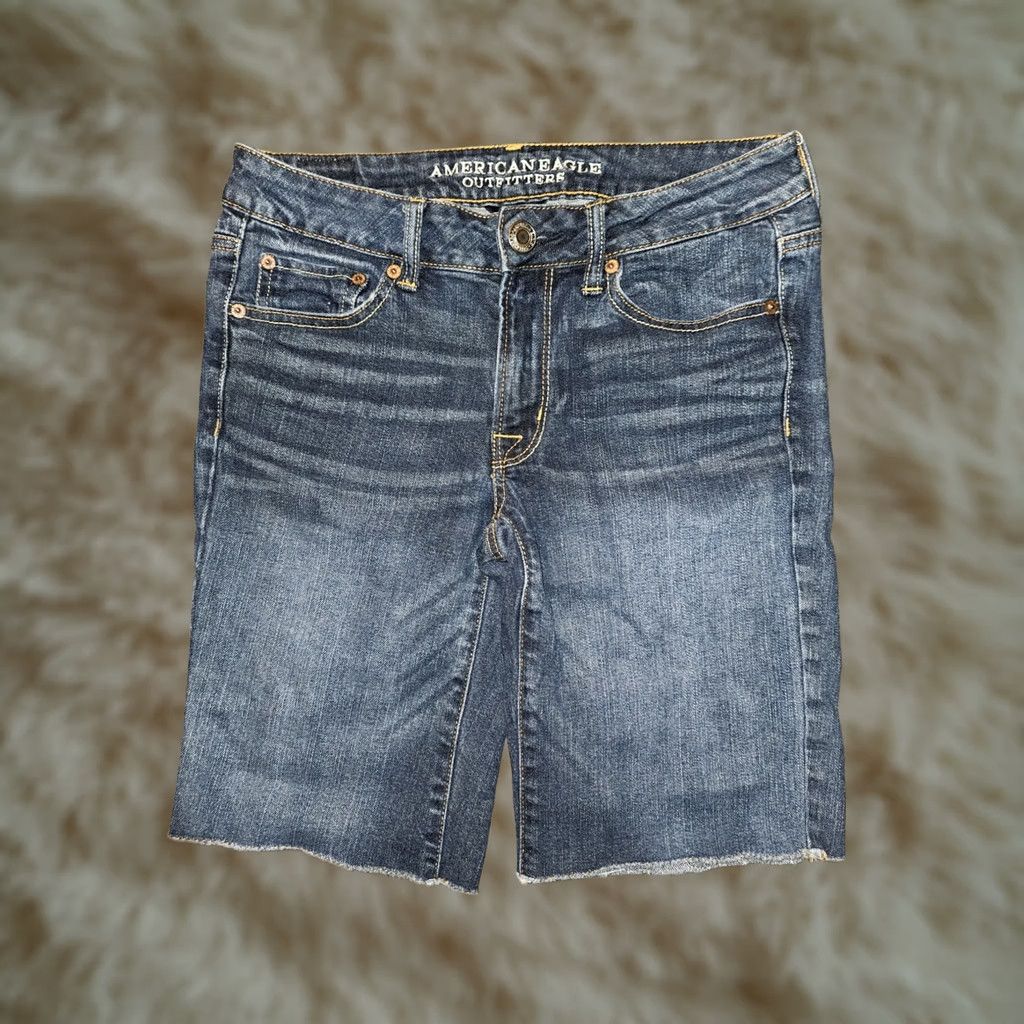 American Eagle Outfitters VINTAGE American Eagle Outfitters Bermuda Shorts Women's 6 Mid Blue Stretch Preppy Denim 5-Pocket Mens? Size 28" / US 6 / IT 42 - 1 Thumbnail