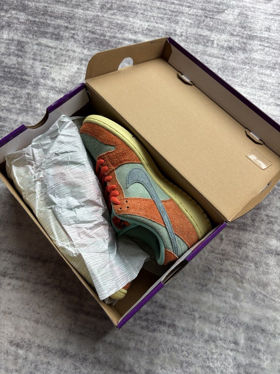 Nike SB Nike SB Dunk Low Orange and Emerald Rise Size US 8.5 / EU 41-42 - 8 Thumbnail