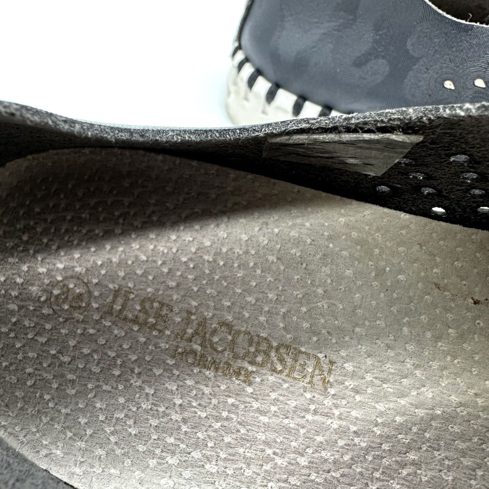 Vintage VINTAGE Isle Jacobsen Navy Blue Tulip Perforated White Sole Slip On Sneakers Women 36 6 Size US 6 / IT 36 - 4 Thumbnail