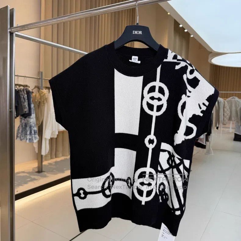 Hermes Hermes Black and White Pig Nose扣logo Cashmere Vest Size XS / US 0-2 / IT 36-38 - 1 Thumbnail