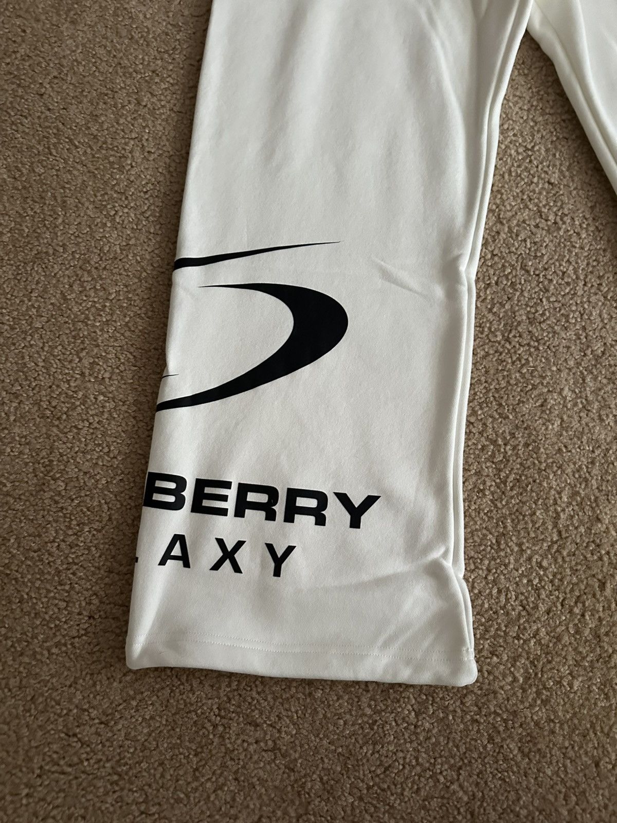 The GV Gallery GV Gallery Raspberry Hills Galaxy Sweatpants Size Small Size US 32 / EU 48 - 2 Thumbnail