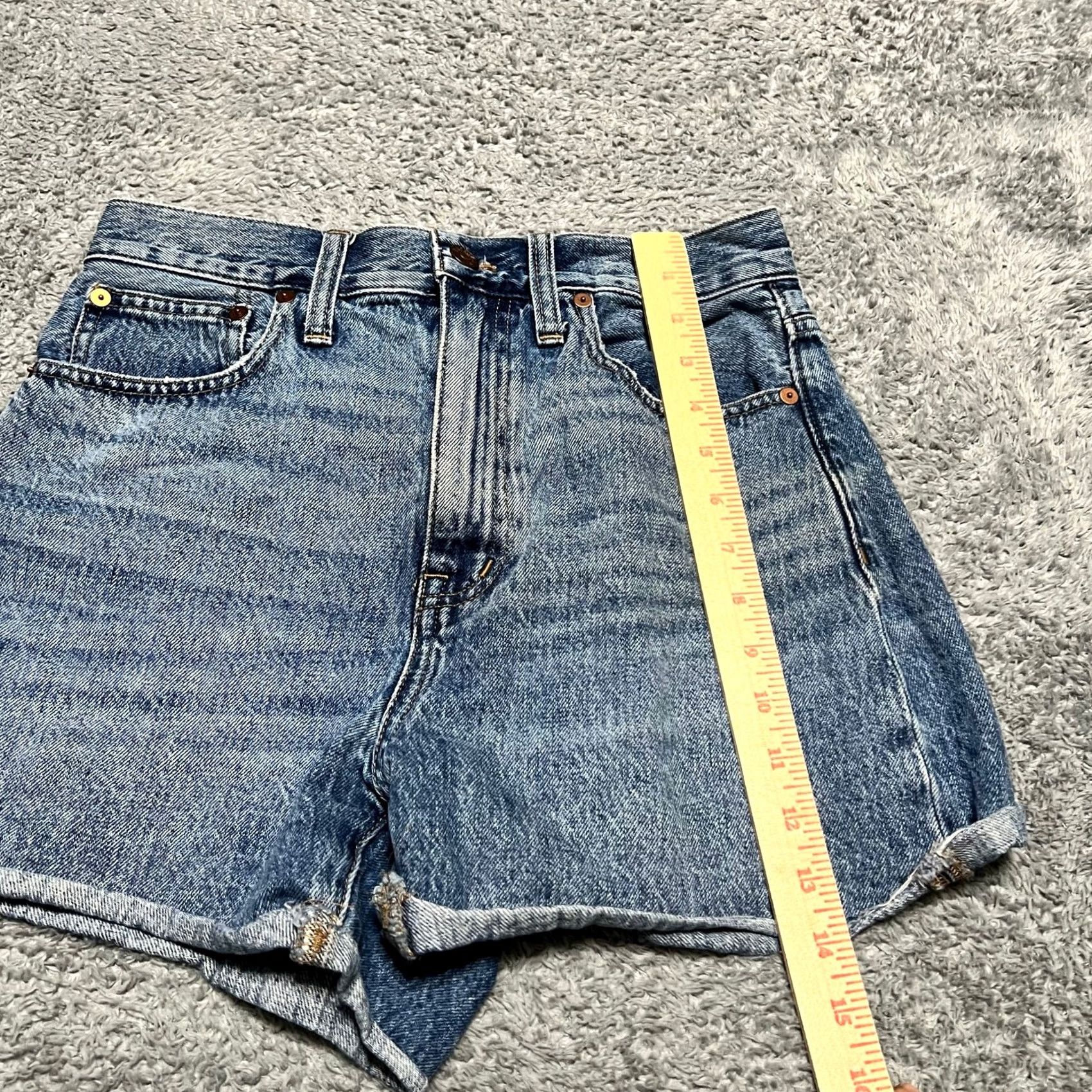 Madewell VINTAGE? Madewell Jean Shorts Womens 25 (27x3) Mom Blue Denim Women Regular 25 Jeans Shorts Mom Blue Denim Womens Size 42" / US 20 - 7 Thumbnail