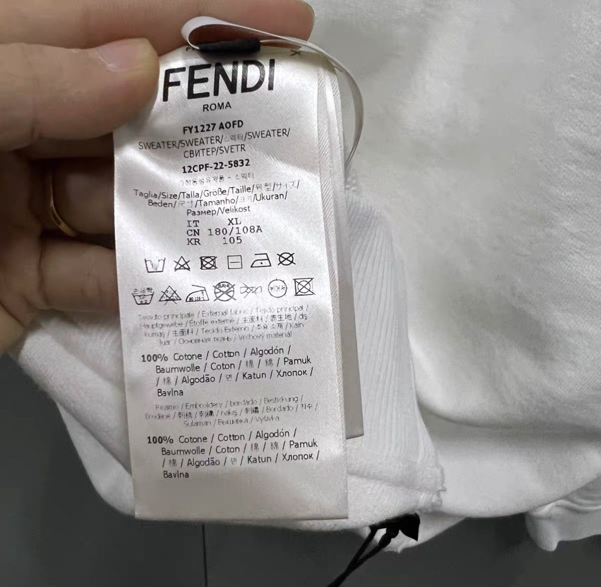 Fendi FENDI White Logo Embroidered Sweatshirt J41 Size US L / EU 52-54 / 3 - 5 Thumbnail