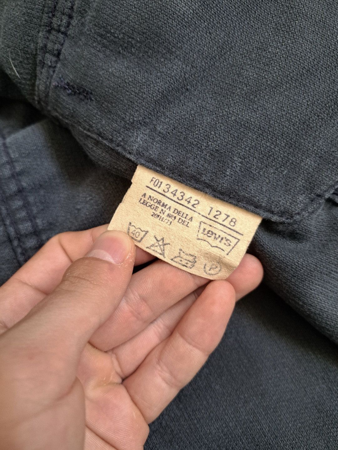 Levi's Vintage 70s Levi’s White Tab corduroy jacket Made in France Size US XS / EU 42 / 0 - 4 Thumbnail