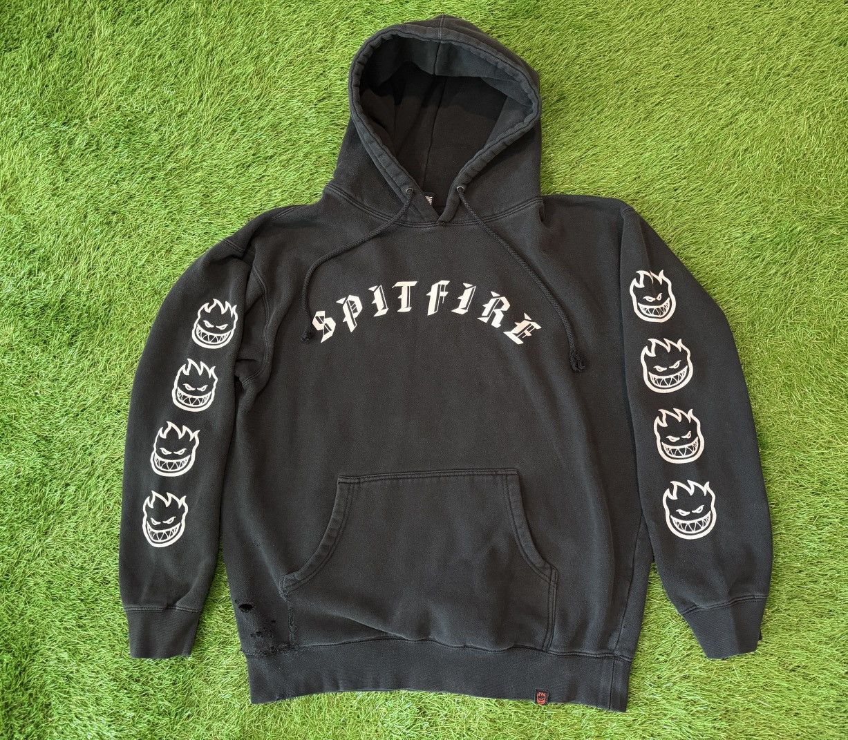 Spitfire Vintage Y2K Spitfire Wheels Old E Flame Head Sleeve Hoodie Size US L / EU 52-54 / 3 - 1 Thumbnail