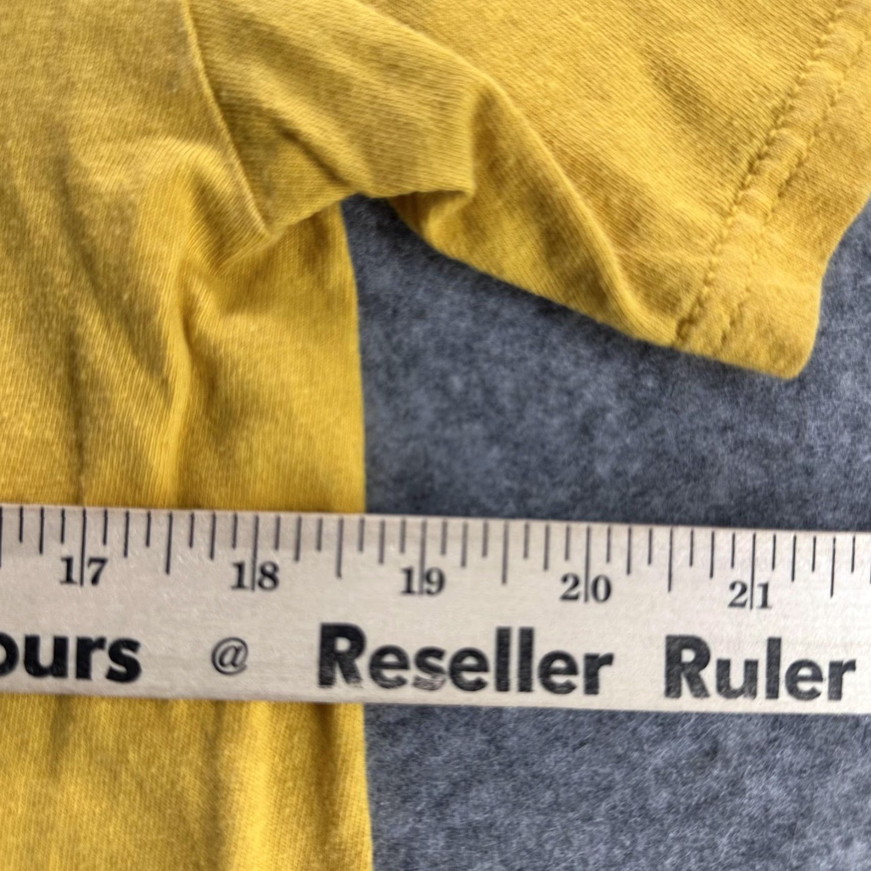 Gildan Out of Darkness Shirt Mens Medium Yellow Graphic Christian 2020 St Bernadette Size US M / EU 48-50 / 2 - 5 Thumbnail