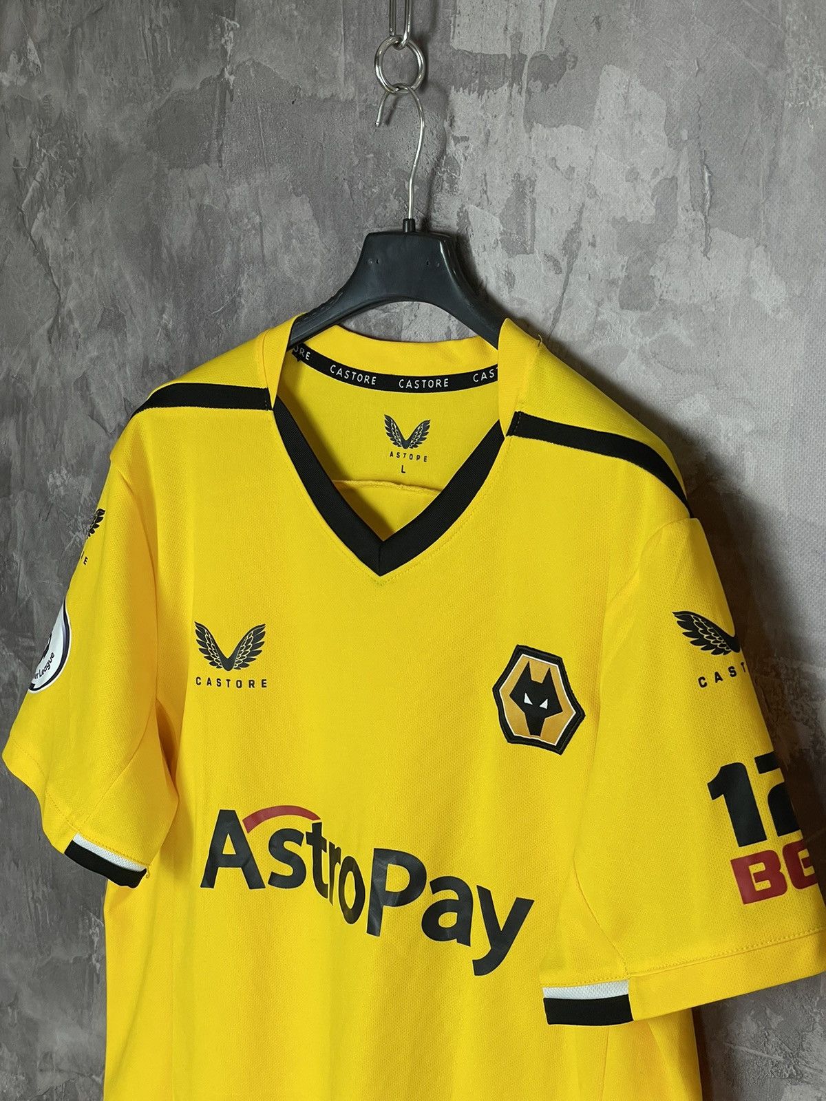 Castore Wolverhampton Castore Yellow Coady Soccer Jersey Kit Size US L / EU 52-54 / 3 - 8 Thumbnail