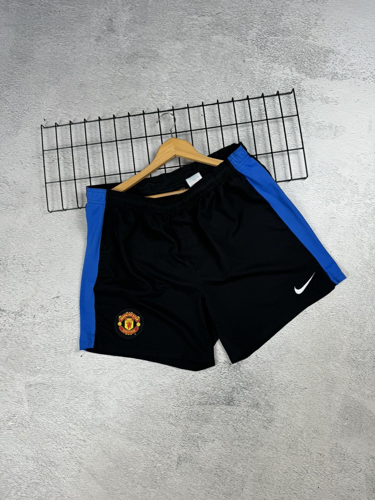 Nike × Vintage Vintage Manchester United Nike Soccer Shorts blokcore XL sz Size US 37 - 1 Thumbnail