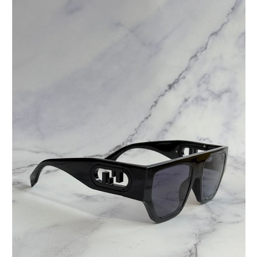 Fendi NEW Fendi FE40108U O'Lock Black Flat Top Sunglasses Size ONE SIZE - 1 Thumbnail