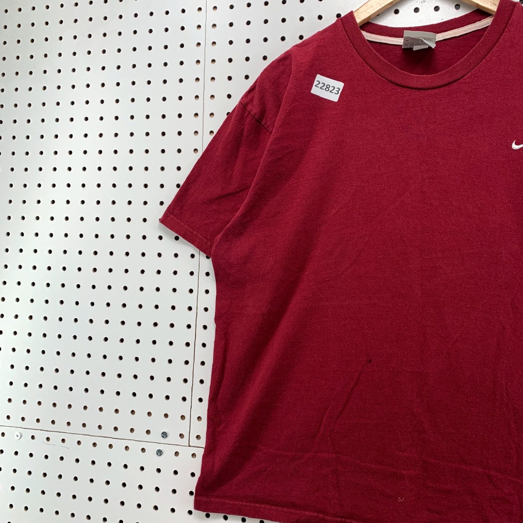 Nike VINTAGE Y2K Nike Red White Embroidered Swoosh T-Shirt Adult Large Cotton Crew Neck Short Sleeve Unisex Size US L / EU 52-54 / 3 - 3 Thumbnail