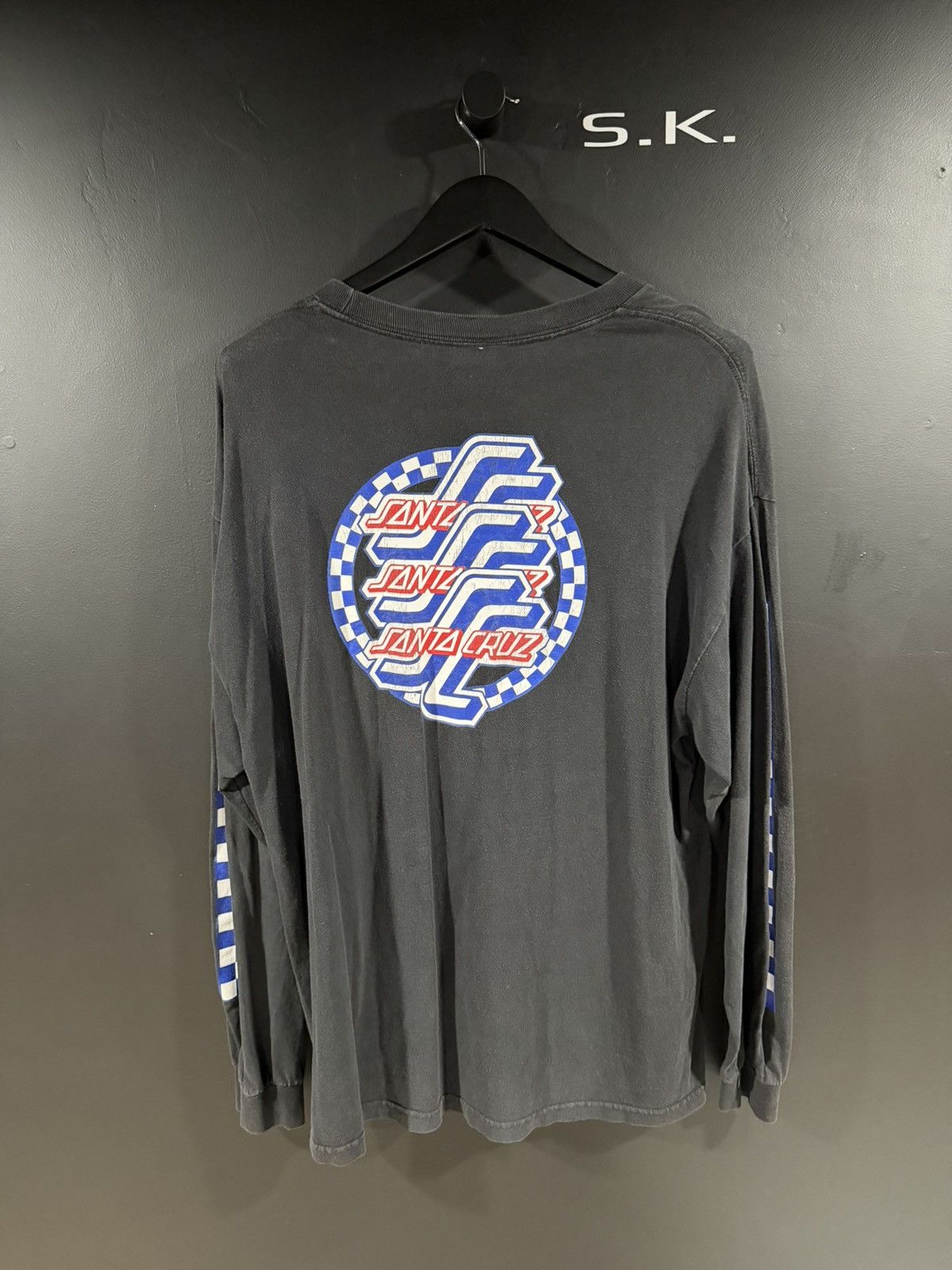 Santa Cruz Skateboards 2010s Vintage Santa Cruz Faded Skateboarding Long Sleeve XL Size US XL / EU 56 / 4 - 5 Thumbnail