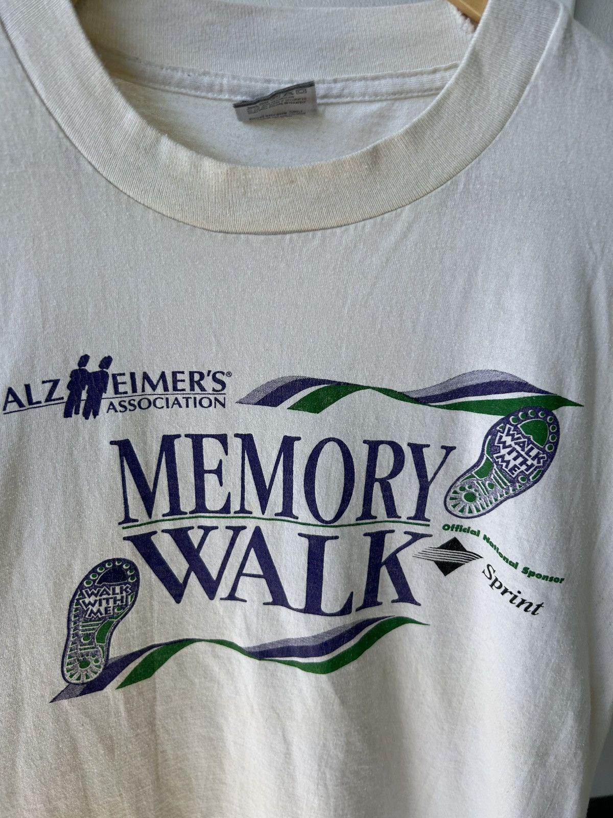 Fruit Of The Loom Vintage FOTL Alzheimer’s Fundraiser Tee Size US XL / EU 56 / 4 - 5 Thumbnail