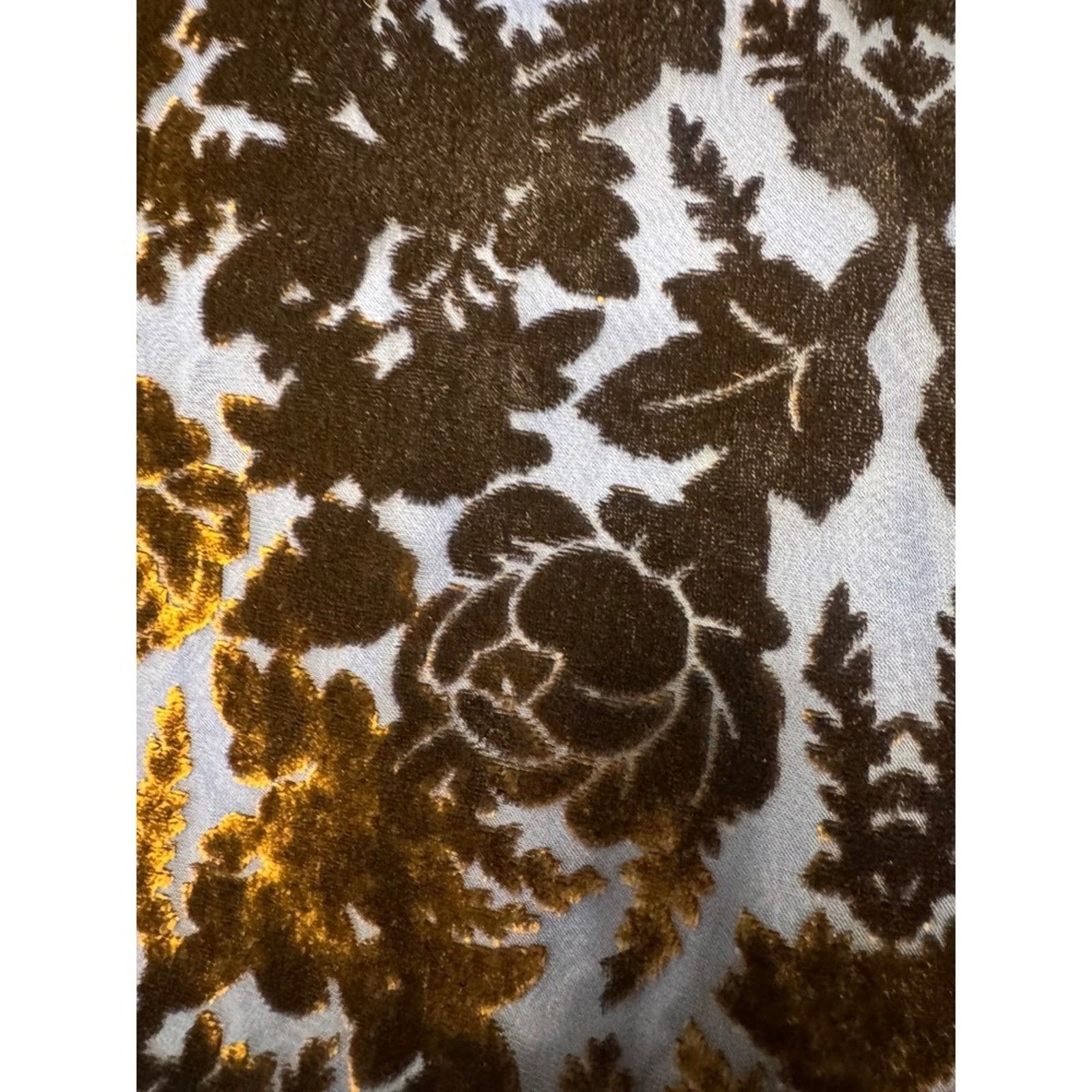 Anthropologie Anthropologie "BLK MOTIF" Velvet Burnout Mock Neck Bell Size S / US 4 / IT 40 - 3 Thumbnail