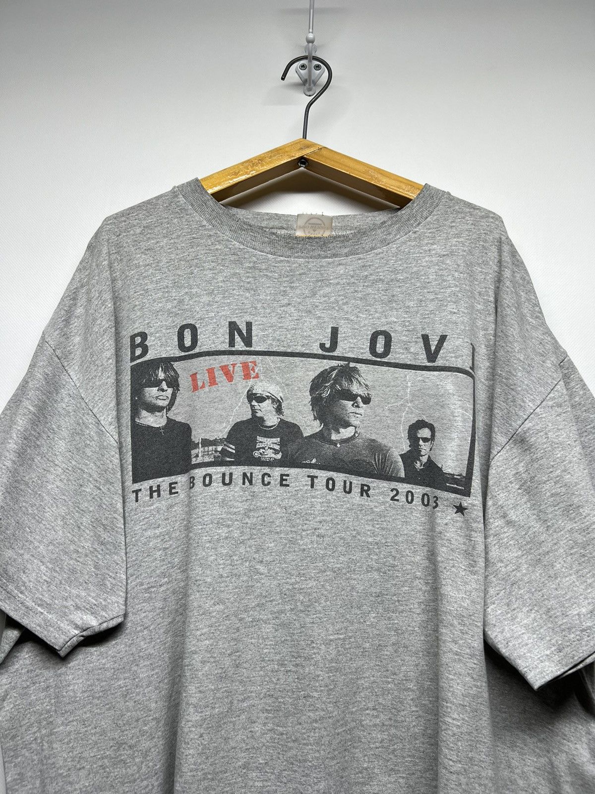 Band Tees × Bon Jovi Vintage 2004 Faded Bon Jovi World The Bounce Tour T-Shirt Size US XL / EU 56 / 4 - 1 Thumbnail