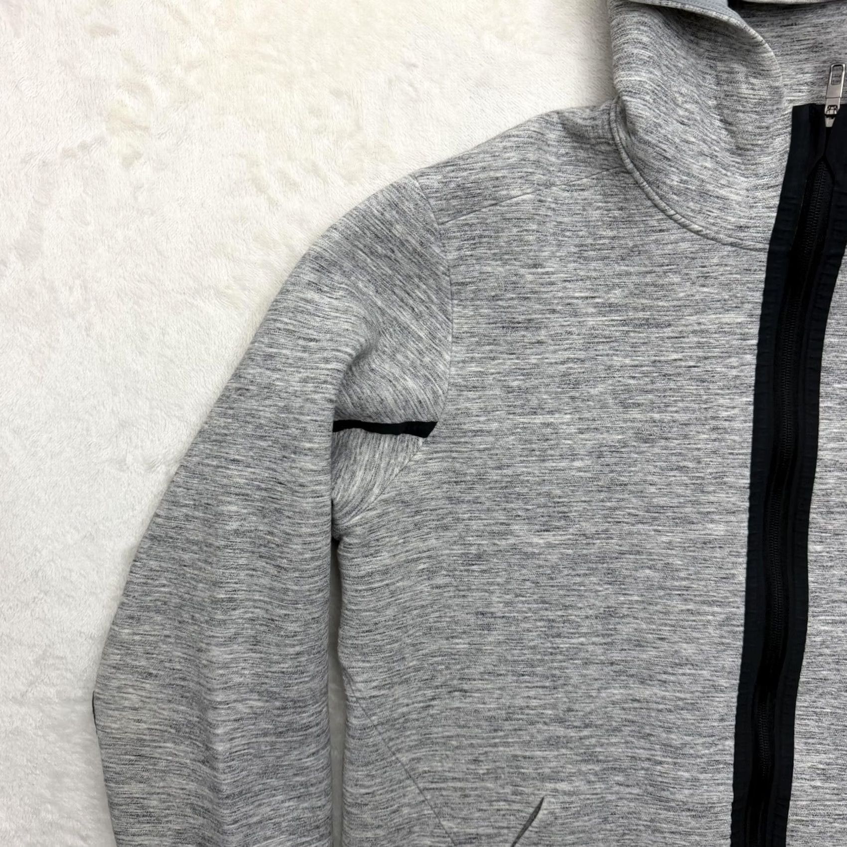 Lululemon Lululemon Jacket Hoodie Tech Mens XL Gray Full Zip Up Athleisure Performance Hoodie Black? Size US L / EU 52-54 / 3 - 5 Thumbnail