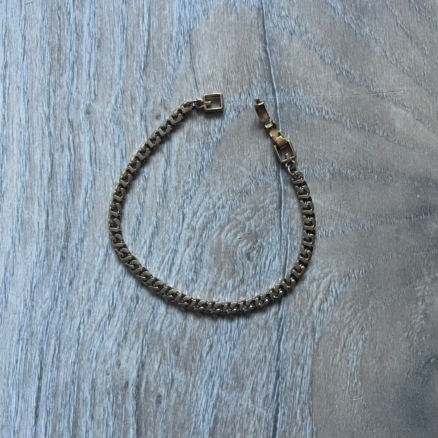 Givenchy Givenchy Gold-Tone Vintage Chain Bracelet Size ONE SIZE - 2 Thumbnail