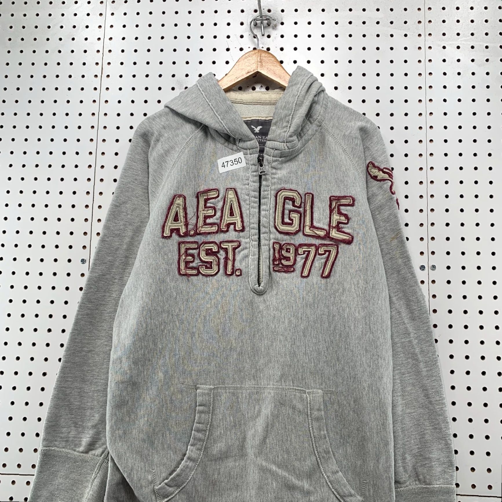 American Eagle Outfitters VINTAGE American Eagle Hoodie Sweatshirt Mens LT Gray Embroidered Heavyweight Size US L / EU 52-54 / 3 - 4 Thumbnail