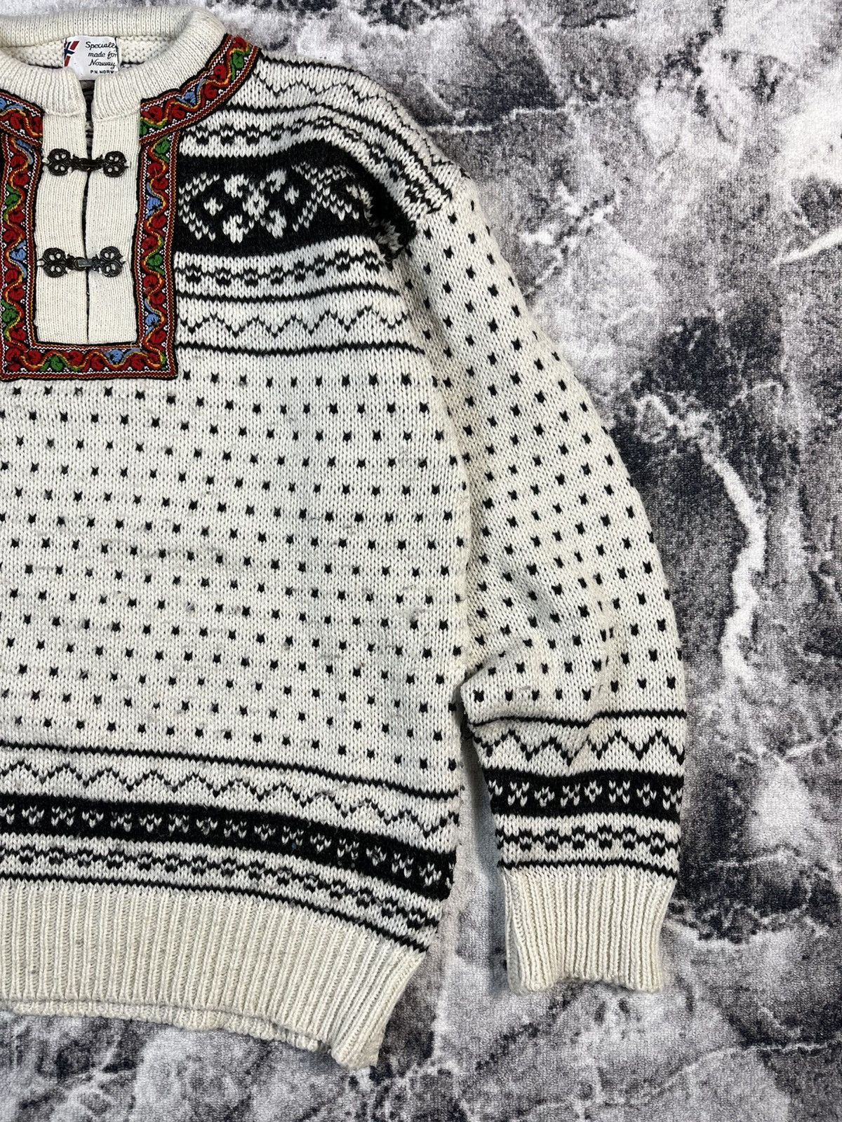 Vintage Norwegian Wool Knit Sweater Traditional Nordic Design XL XXL Size US XL / EU 56 / 4 - 3 Thumbnail