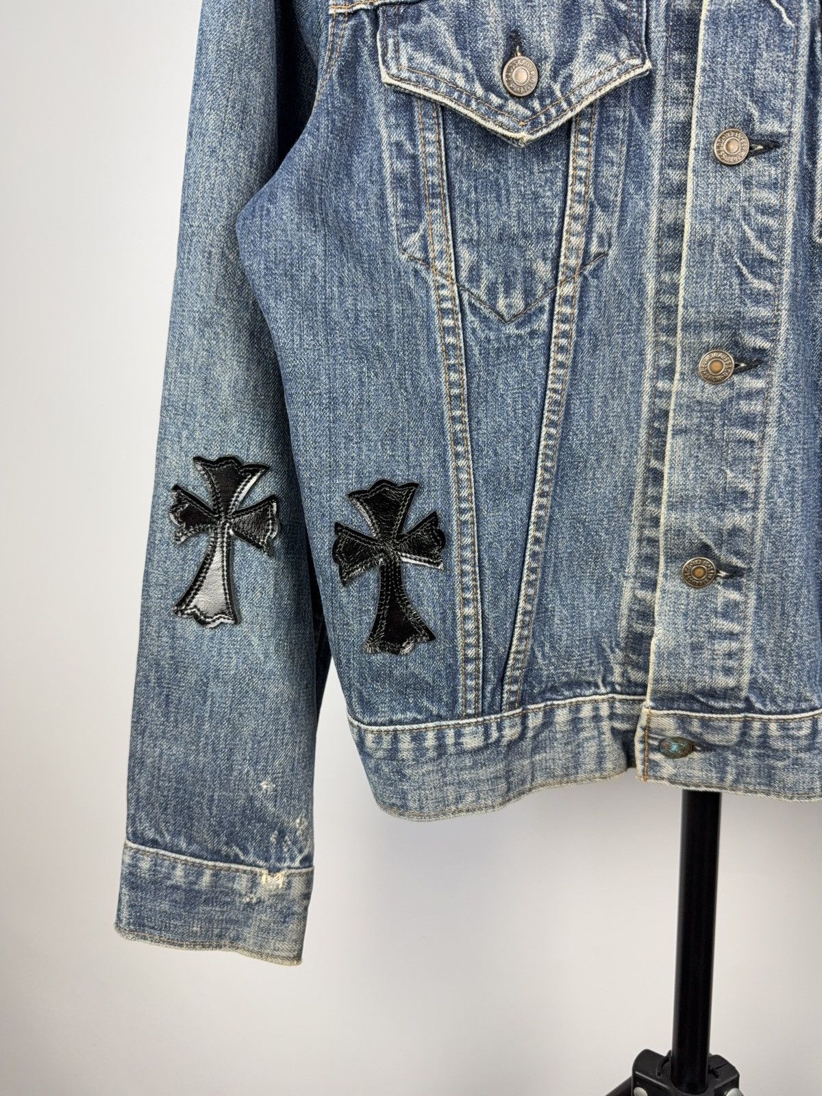 Levi's Vintage Clothing Vintage 90s Levi’s Chrome Hearts❗️Style Cross Denim Jacket Size US XS / EU 42 / 0 - 3 Thumbnail