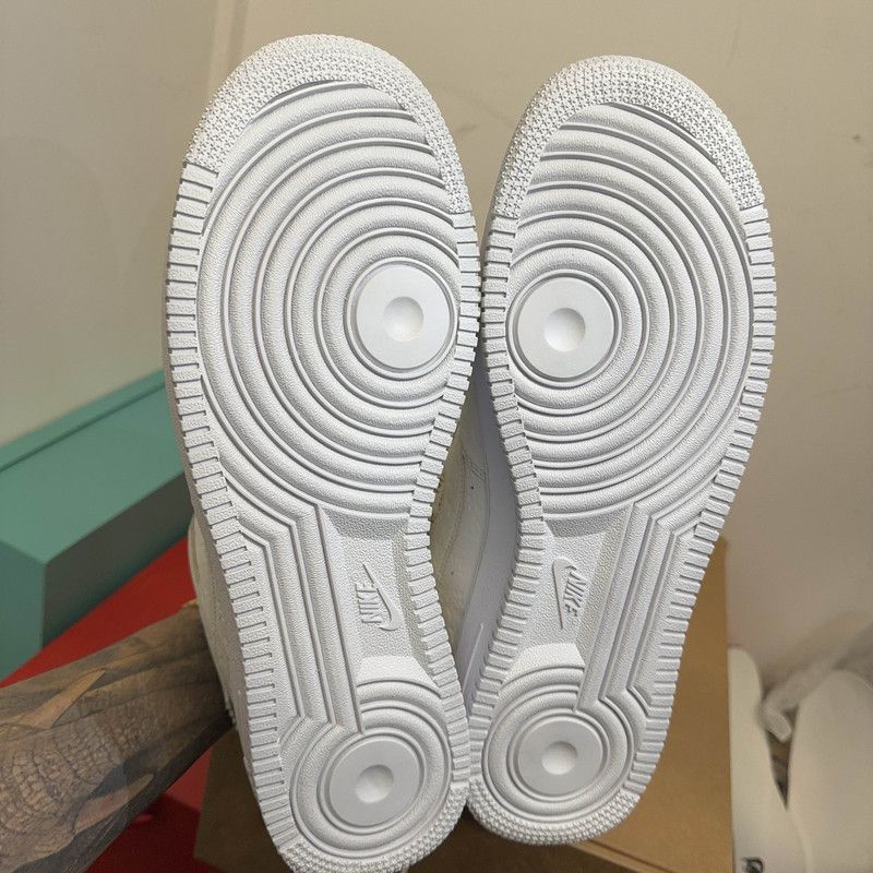 Louis Vuitton Louis Vuitton x Nike Air Force 1 Low White Sneakers -2505 Size US 11 / EU 44 - 4 Thumbnail