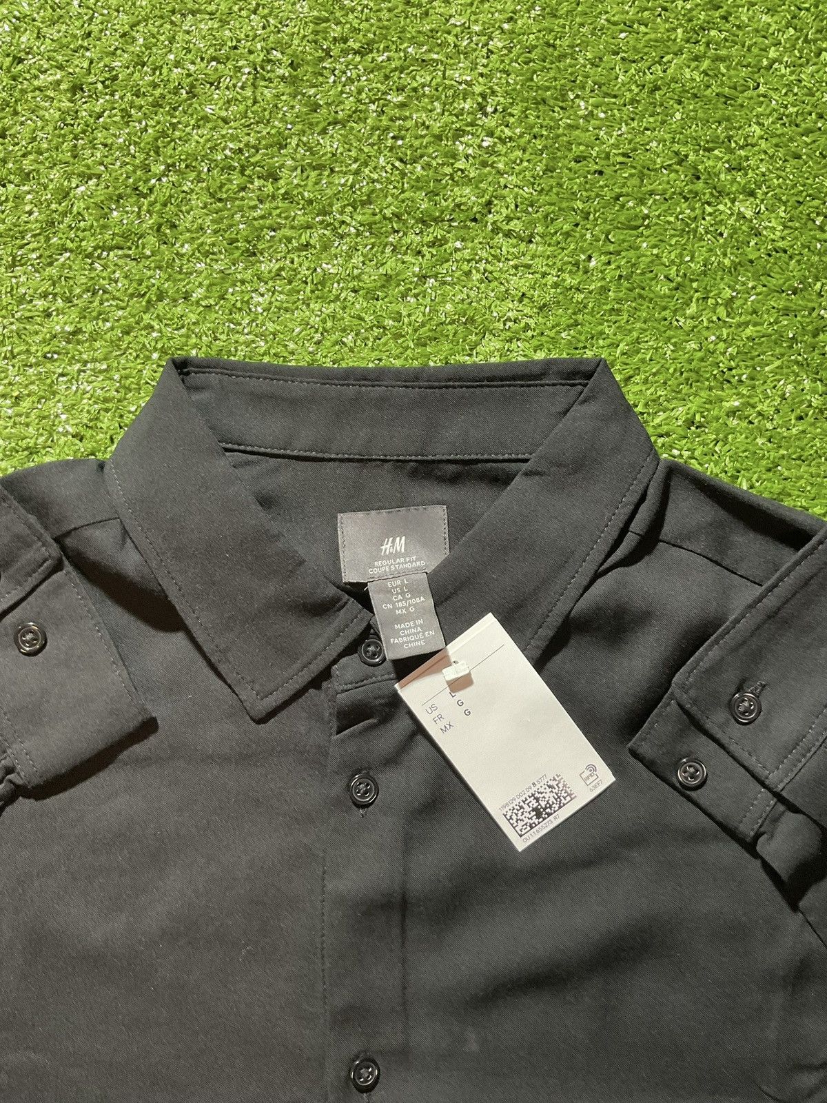 H&M H&M Men’s Black Regular Fit Button Up Dress Shirt Size US L / EU 52-54 / 3 - 2 Thumbnail