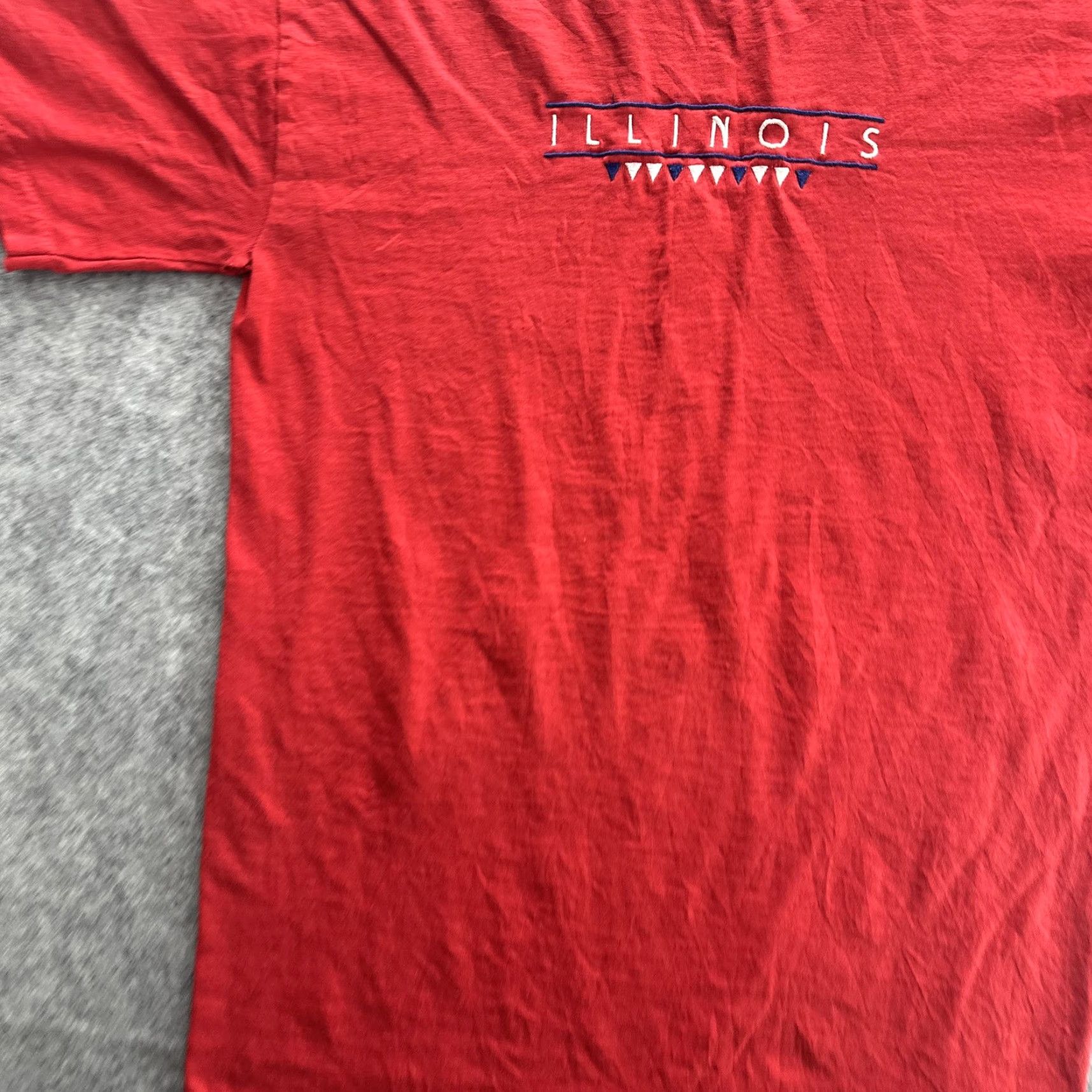 Jerzees VINTAGE Illinois Shirt Mens Small Red Embroidered Tee College Crewneck 90s USA Size US S / EU 44-46 / 1 - 4 Thumbnail