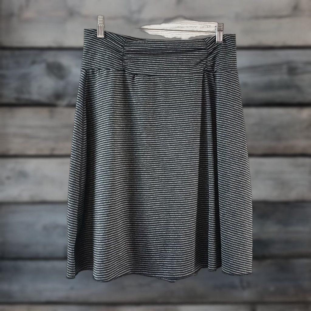Vintage Tranquility Skirt Womens Small Black Gray Stripes Pull On A-Line Short Casual Size 28" / US 6 / IT 42 - 1 Thumbnail