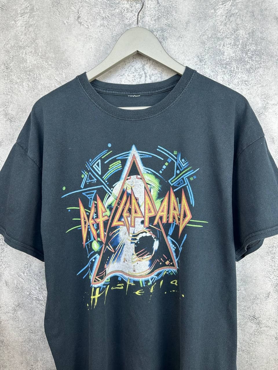 Def Leppard Def Leppard “Hysteria” Tour Graphic Tee Vintage Rock Band Size US XL / EU 56 / 4 - 4 Thumbnail