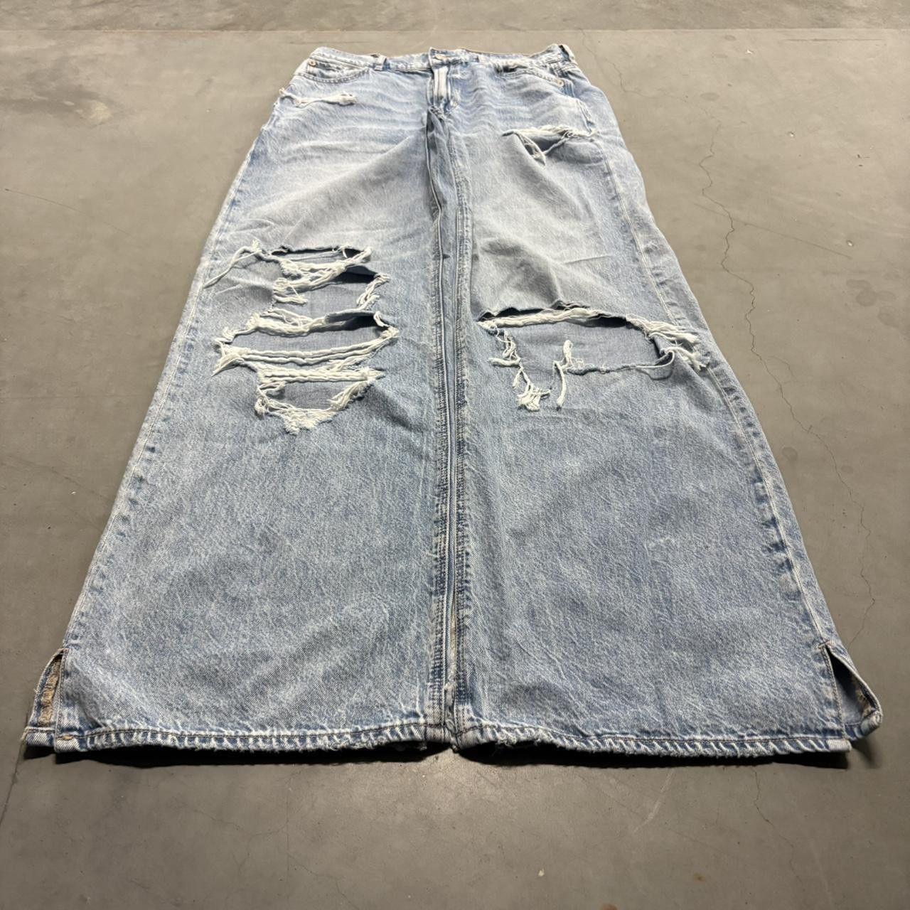 Vintage Crazy Vintage Y2K/2000s Super Baggy WideLeg Light Wash Denim Jeans! Size US 26 / EU 42 - 6 Thumbnail