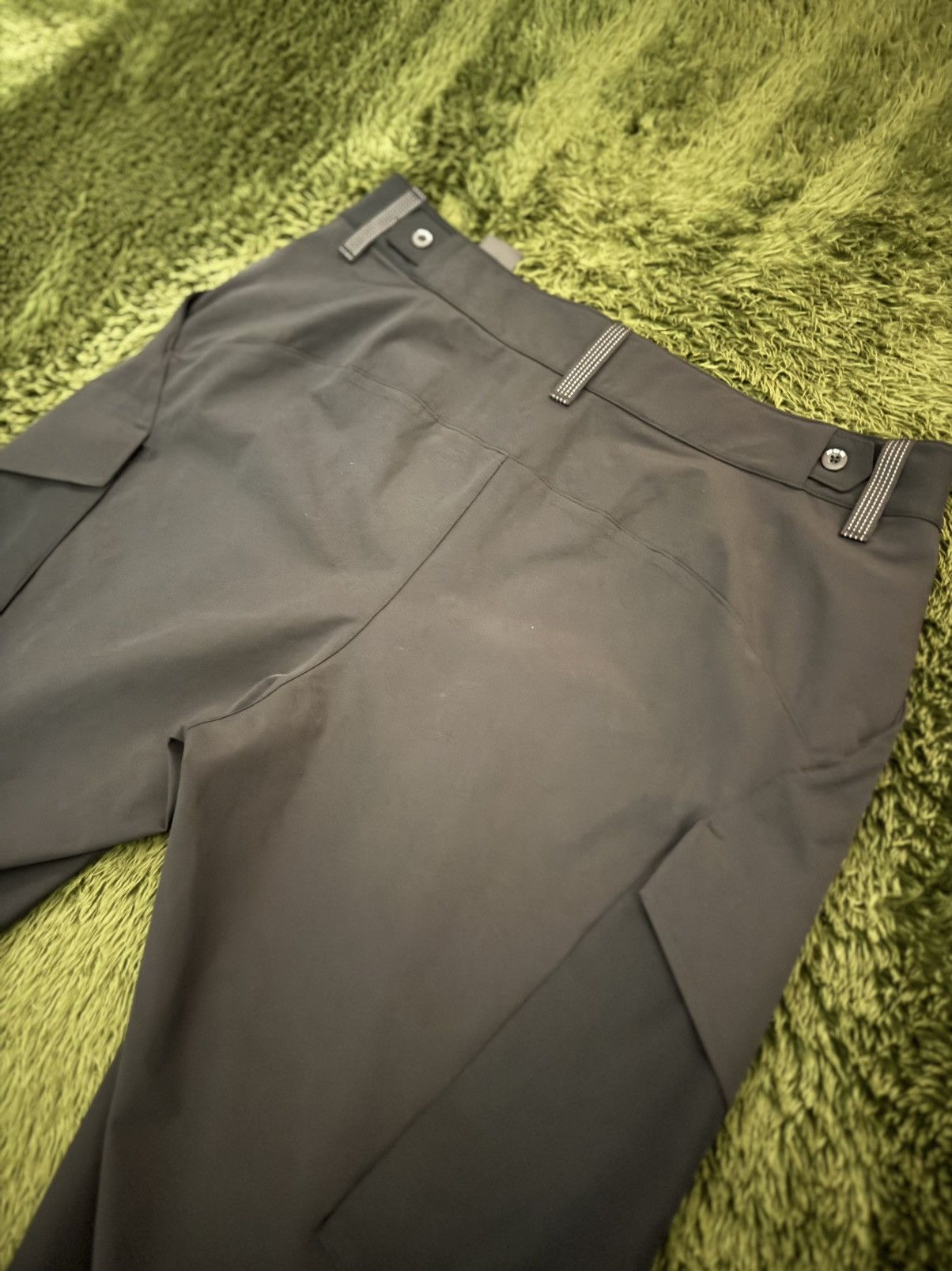 On [L] On Running Explorer Technical Pants Black Size US 34 / EU 50 - 10 Thumbnail