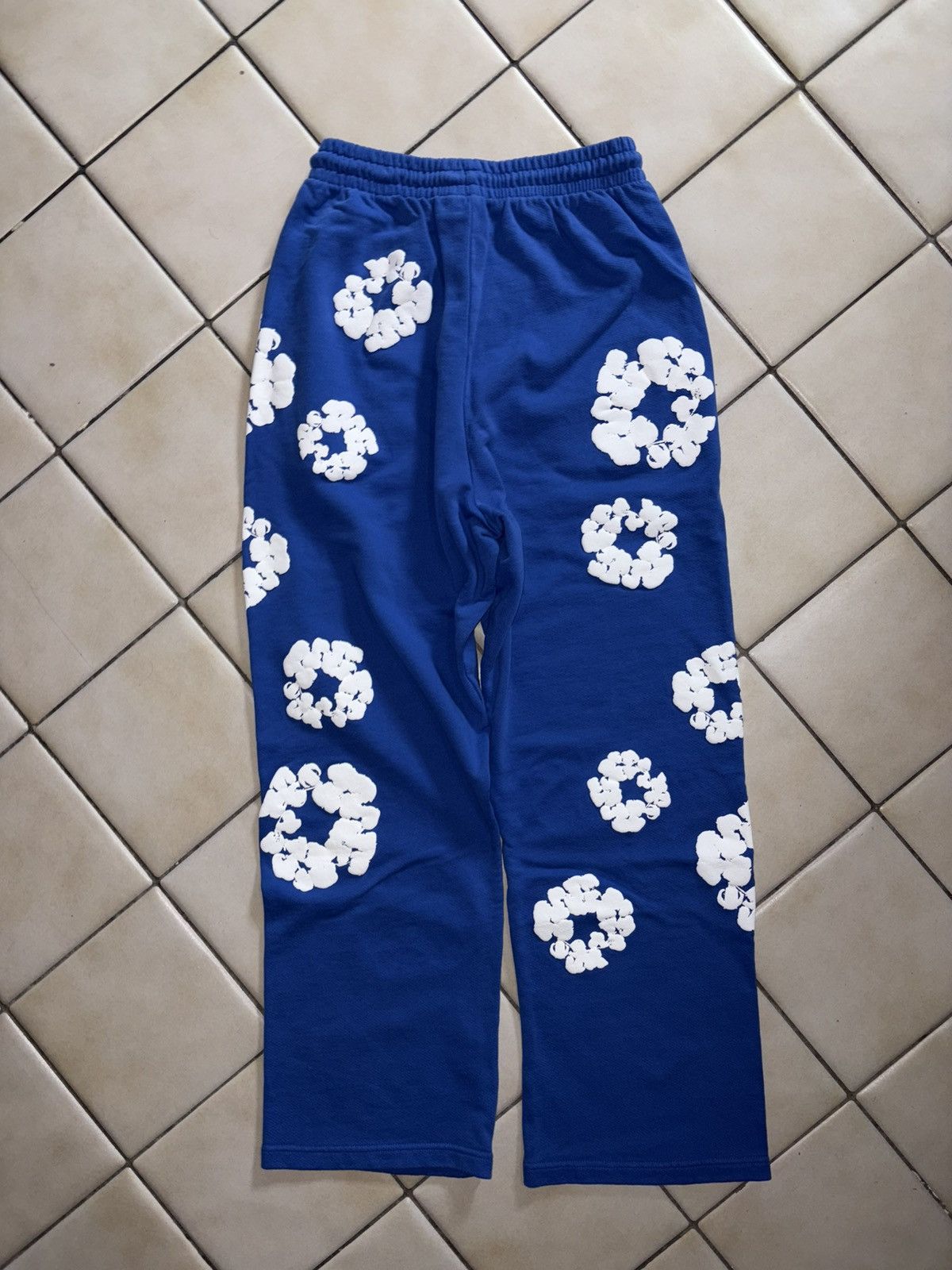 DENIM TEARS Blue Denim Tears Wreath Baggy Sweatpants Size US 34 / EU 50 - 2 Thumbnail