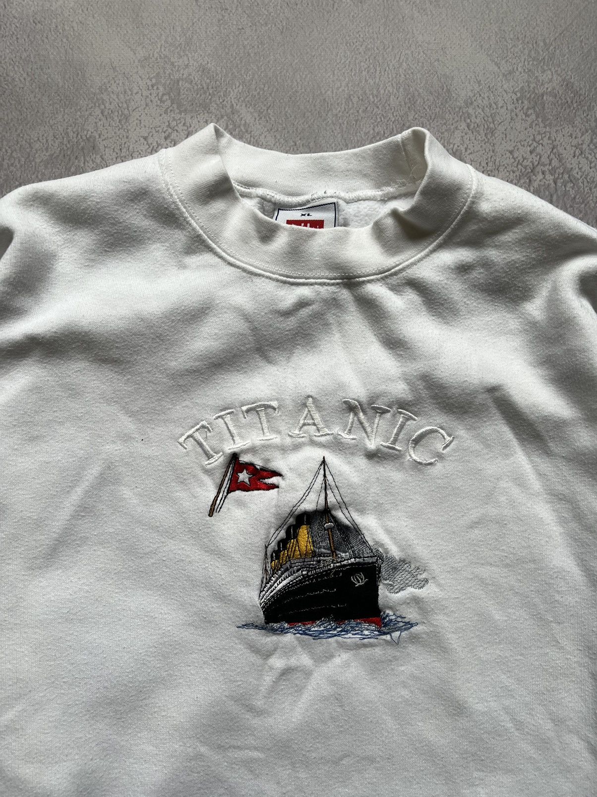 Vintage Vintage Hanes 90s Titanic Logo Sweatshirt Size:XL Size US XL / EU 56 / 4 - 4 Thumbnail