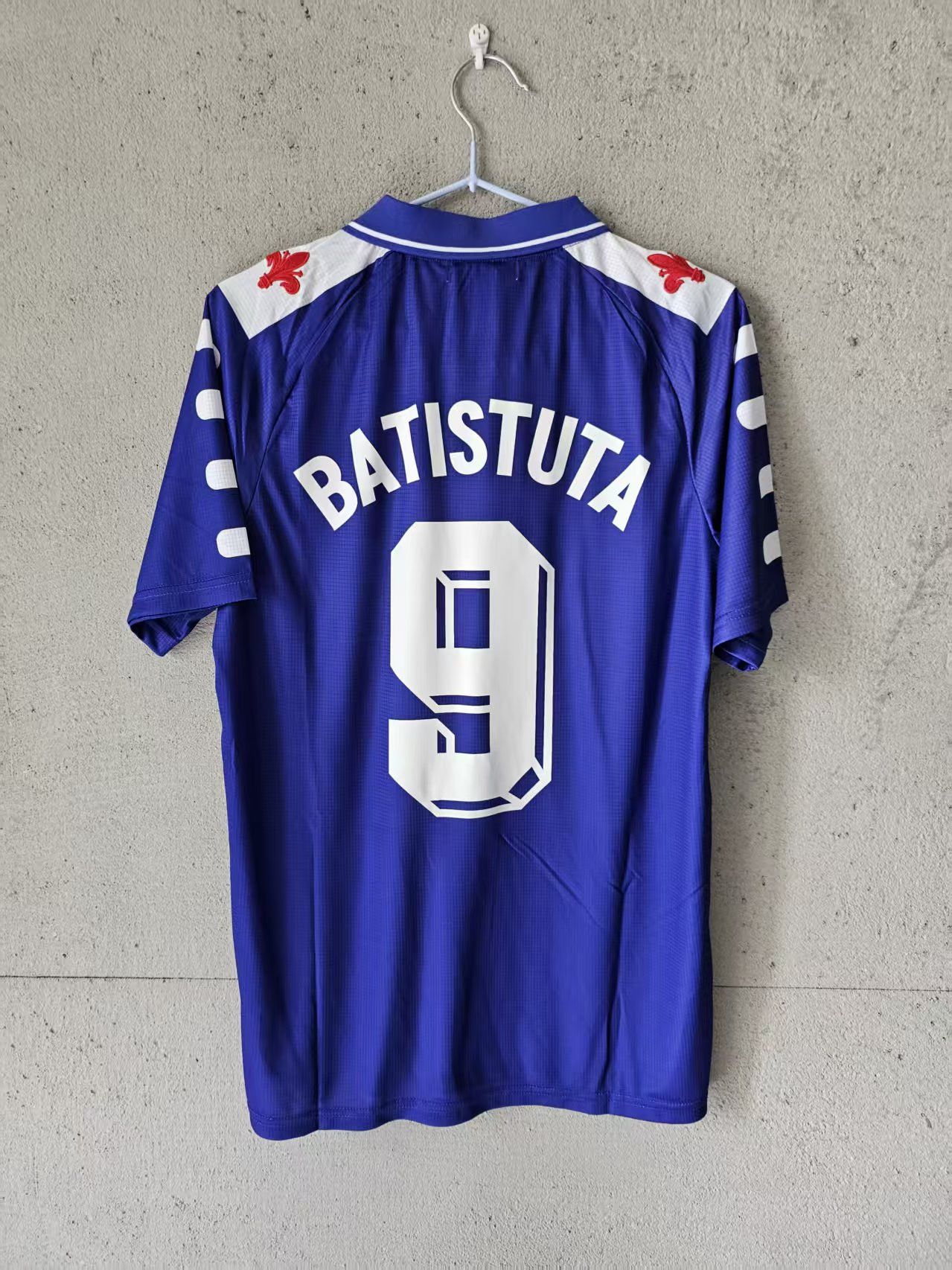 Other ACF Fiorentina #9 BATISTUTA Jersey Size US S / EU 44-46 / 1 - 1 Thumbnail