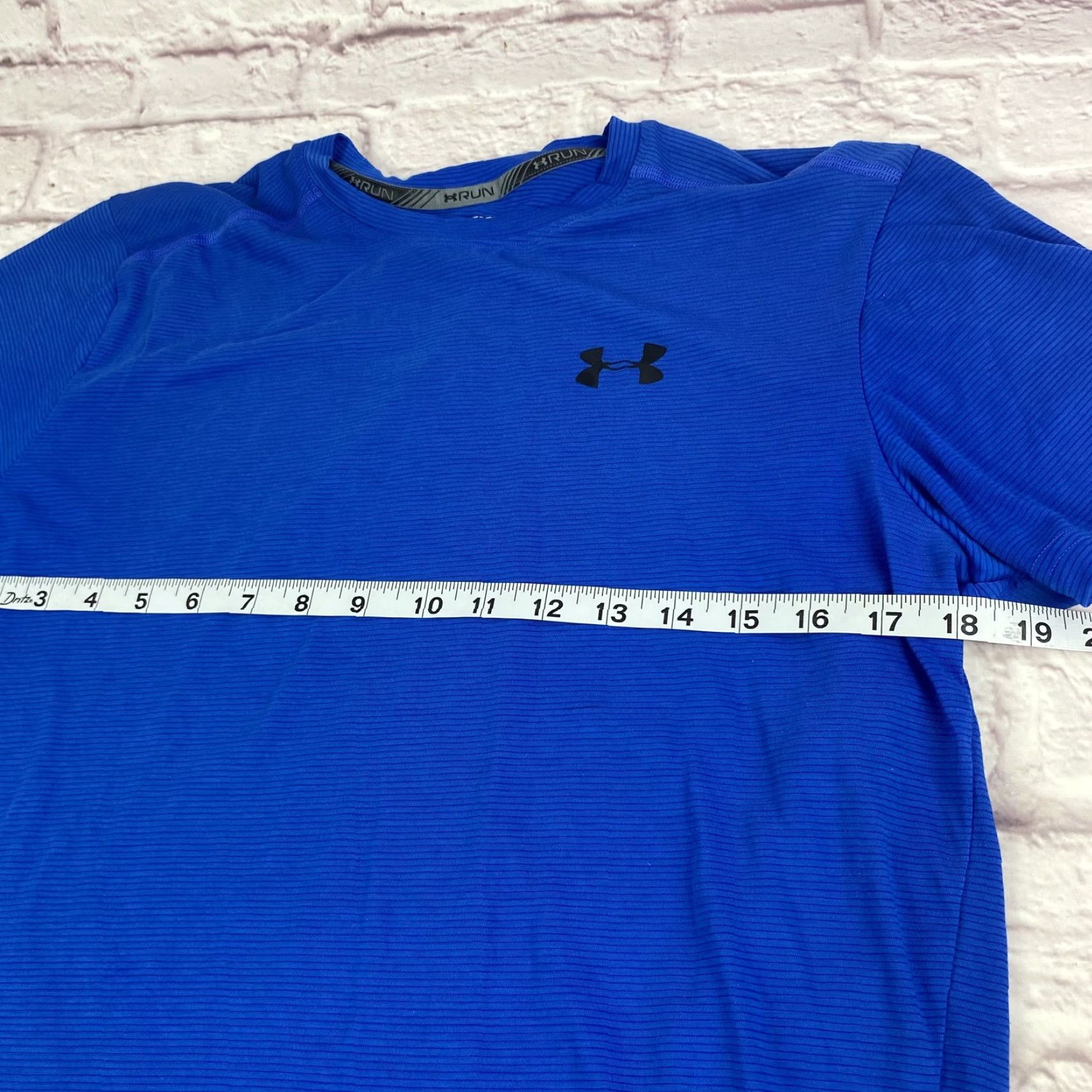 Under Armour Under Armour Shirt Mens Medium Blue HeatGear Run Athletic Performance Lightweight Short Sleeve Size US M / EU 48-50 / 2 - 6 Thumbnail