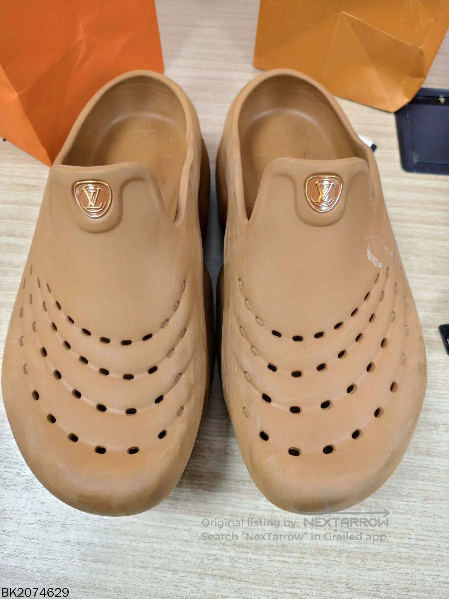 Louis Vuitton louis vuitton shark leather sandals size 11. Size US 11 / EU 44 - 1 Thumbnail