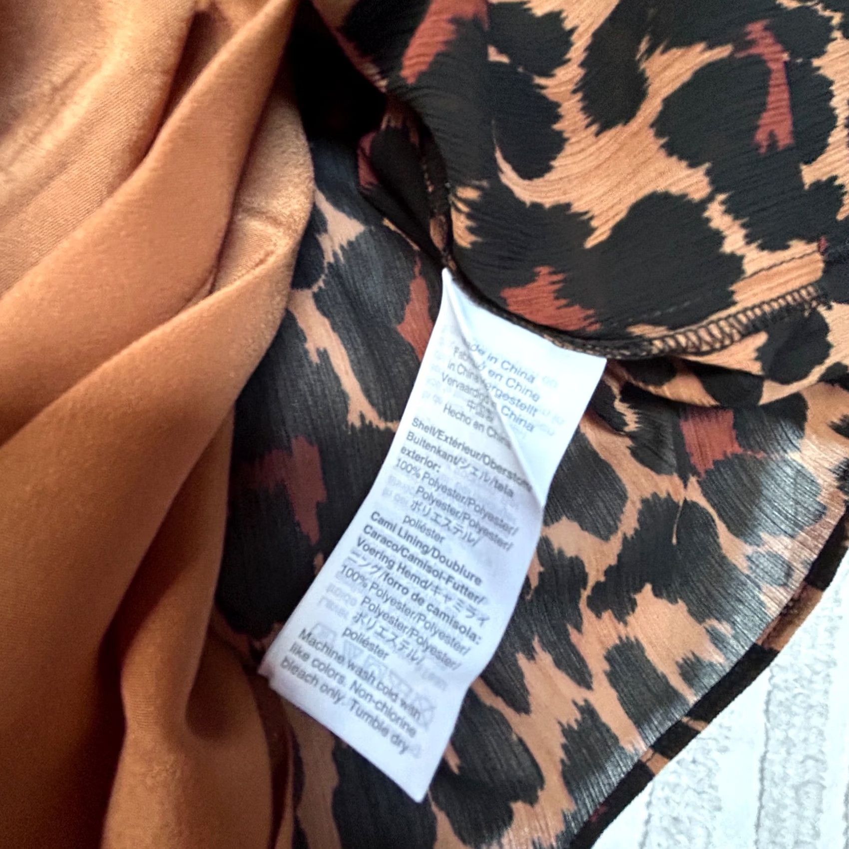J.Crew J.CREW Women Blouse Medium Leopard Multicolor Crinkle Chiffon Smocked Popover Top Long Sleeve Size M / US 6-8 / IT 42-44 - 4 Thumbnail