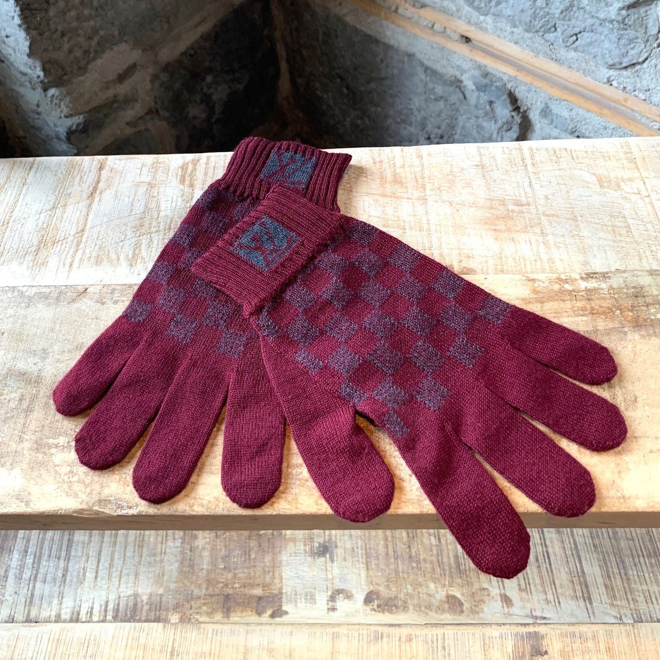 Louis Vuitton Louis Vuitton Burgundy Wool Knit Damier Gloves Size ONE SIZE - 1 Thumbnail