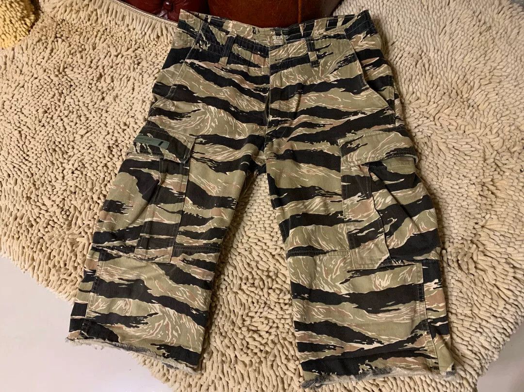 Wtaps WTAPS 12SS Jungle Chopped Tiger Stripe Shorts Size US 26 / EU 42 - 1 Thumbnail