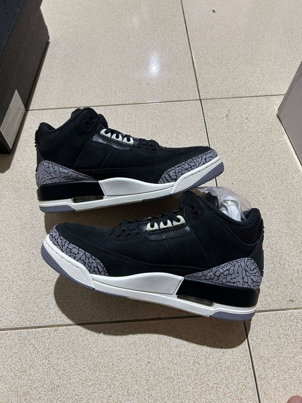 Jordan Brand air jordan 3 off noir Size US 8.5 / EU 41-42 - 2 Thumbnail