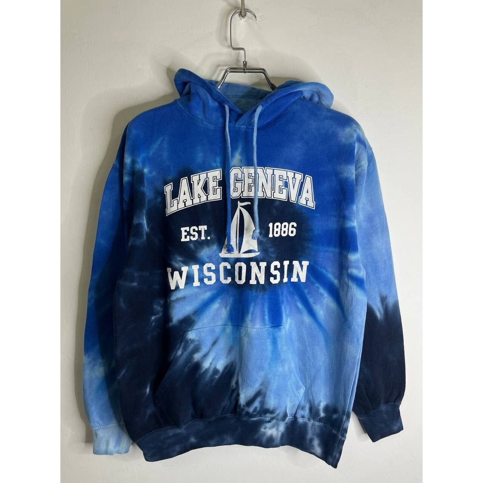 Vintage Vintage Lake Geneva Wisconsin Tie Dye Hoodie Sailboat Size M Size US M / EU 48-50 / 2 - 1 Thumbnail