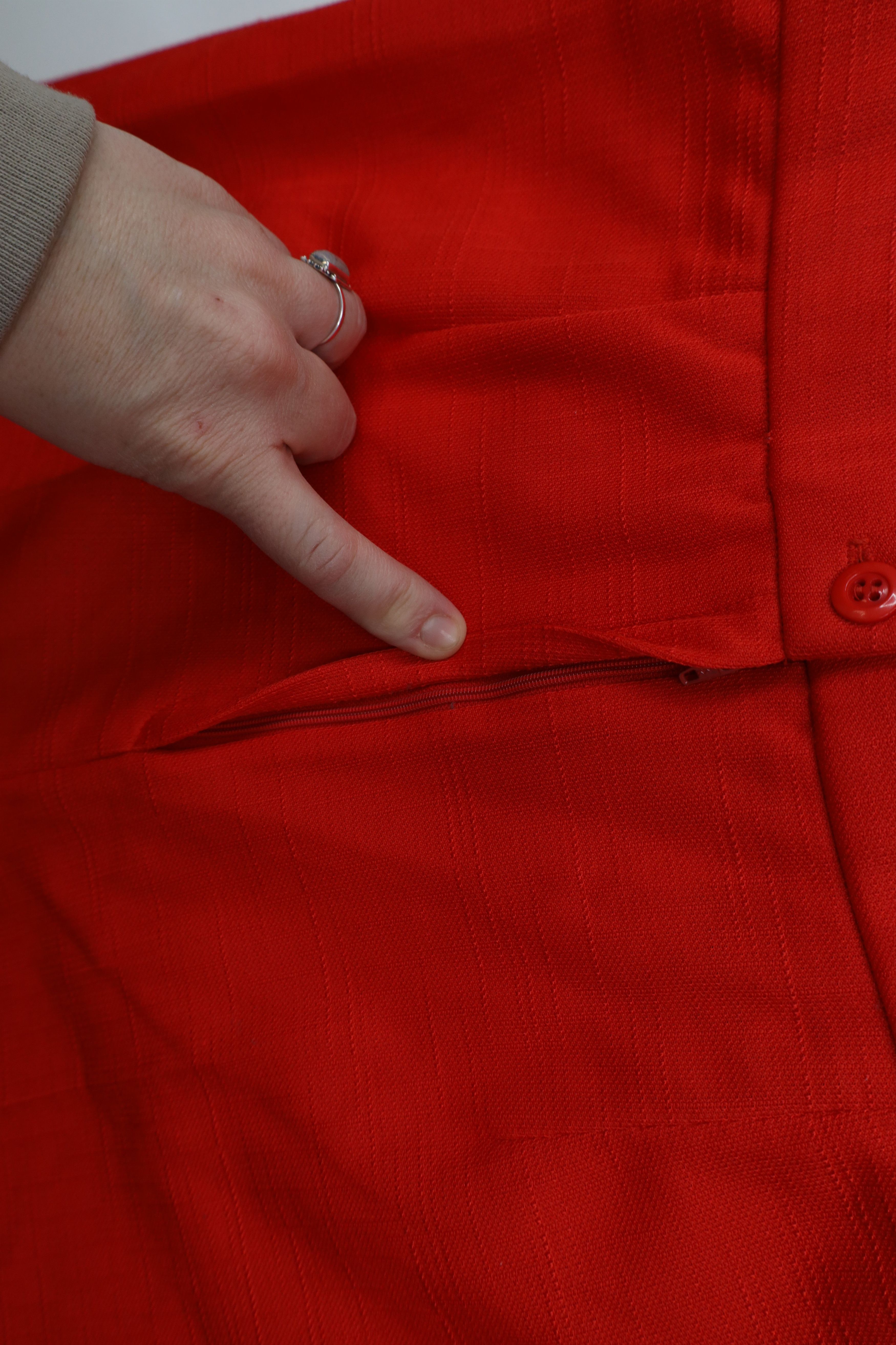 Vintage Vintage 60s Streetwear Knit Bermuda Shorts Red Polyester USA Size 34" / US 12 / IT 48 - 5 Thumbnail