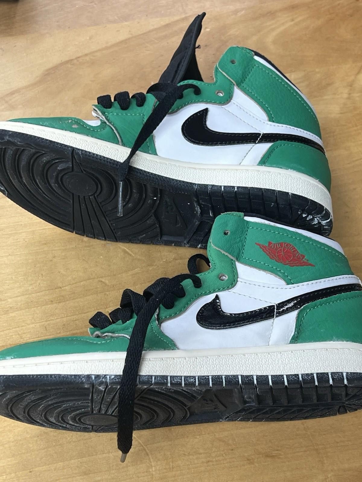 Jordan Brand Nike Air Jordan Retro 1 High Lucky Green Size 2Y CU0449-300 Size US 5 / EU 37 - 9 Thumbnail