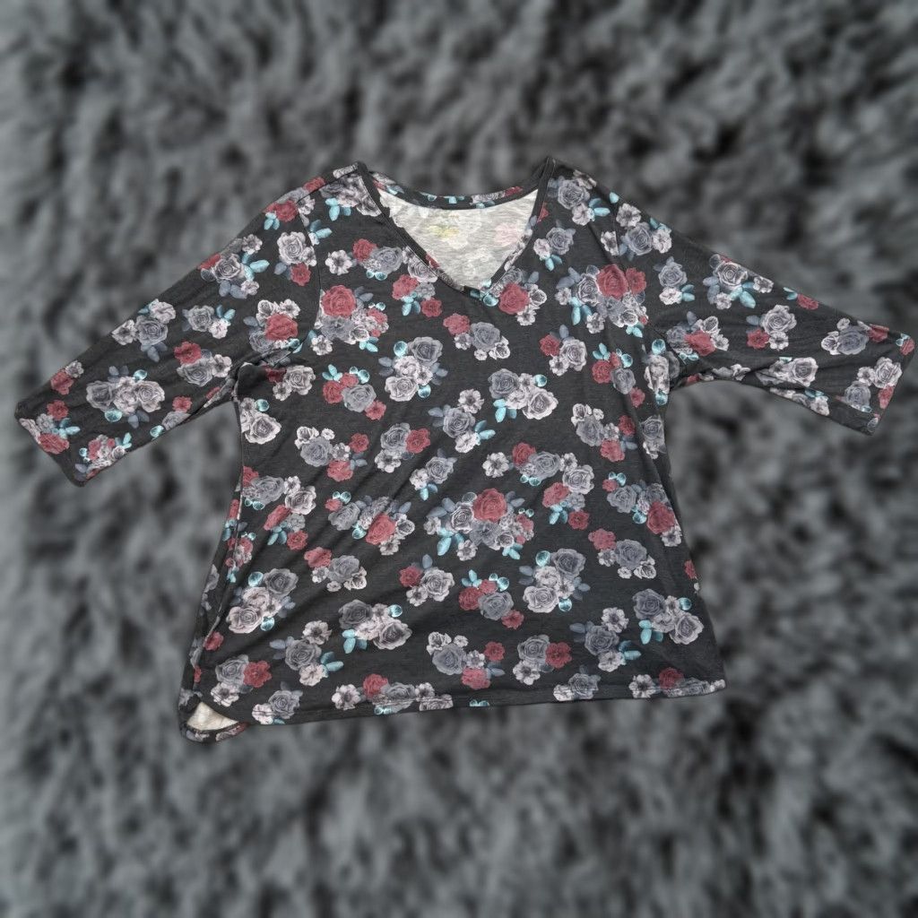 Vintage Lane Bryant Top 2XL T-Shirt Women 2XL Gray Floral V-Neck 3/4 Sleeve Tunic Boho Chic Cottagecore Whimsigoth Relaxed Vintage No Size XXL / US 16-18 / IT 52-54 - 1 Thumbnail