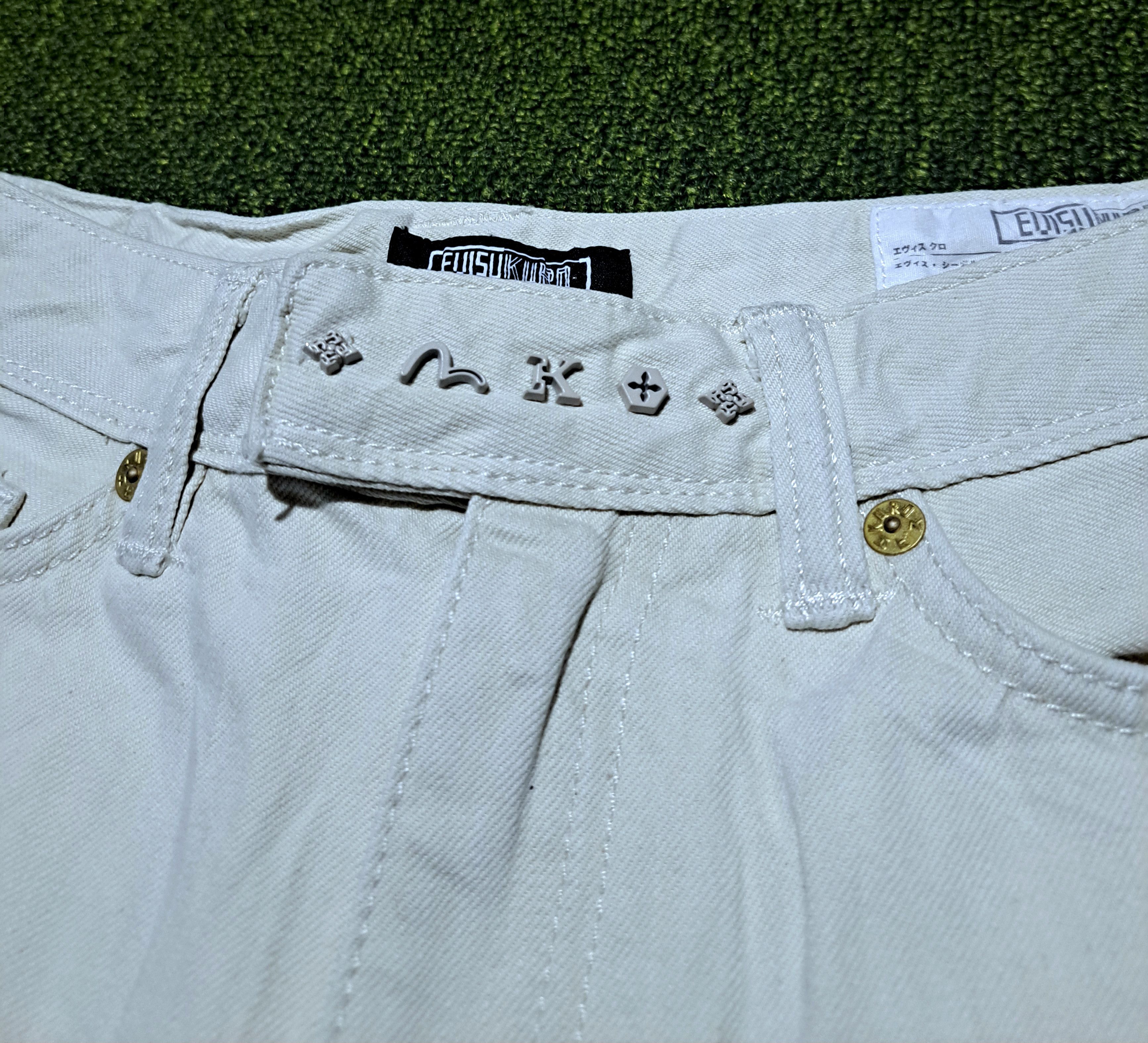 Evisu EVISU KURO Embossed Logo Cropped Jeans Women Sz 26 Size 26" / US 2 / IT 38 - 1 Thumbnail